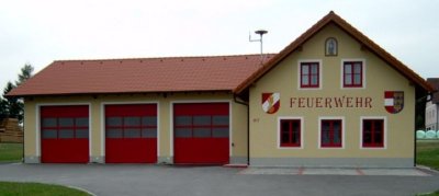 Das neue, 2003 eröffnete Feuerwehrhaus