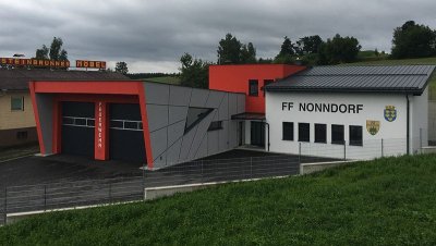 Das 2016 fertig gestellte und gesegnete Feuerwehrhaus